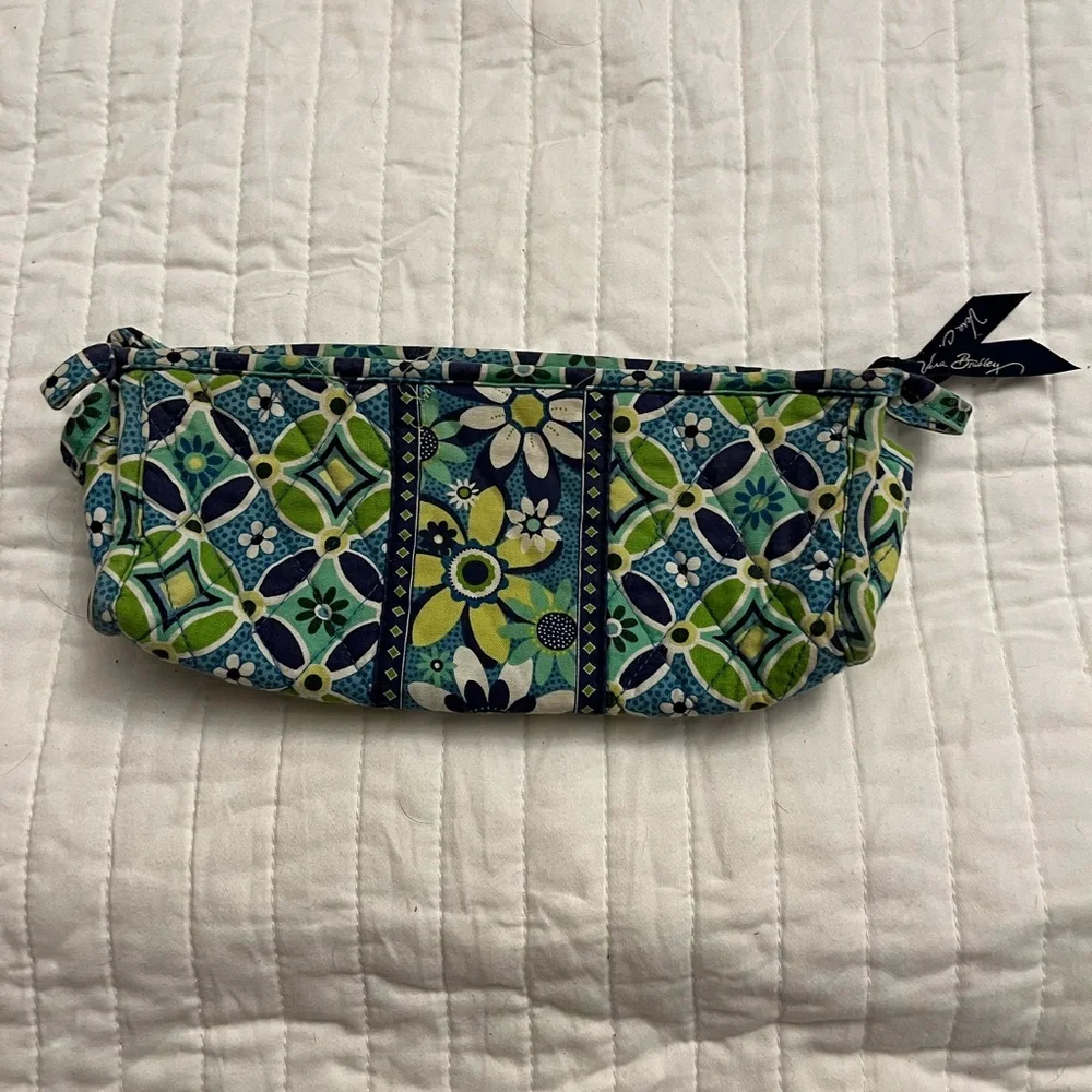 Vera Bradley Daisy Daisy Small Bow Cosmetic Case